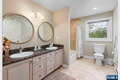 27 Ringwood Lane, West Milford, NJ 07421 - Photo 16