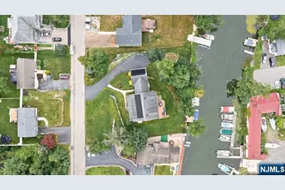 27 Ringwood Lane, West Milford, NJ 07421 - Photo 2