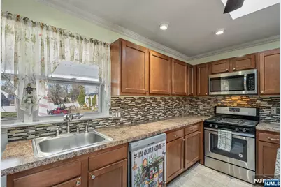 4 Lynn Court, Lincoln Park, NJ 07035 - Photo 12