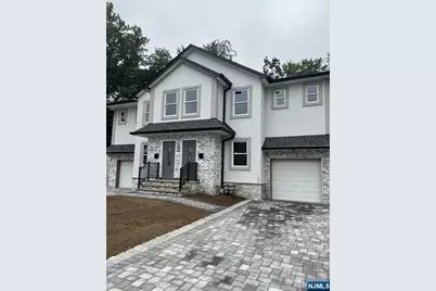 338 Lincoln Avenue B #B, Elmwood Park, NJ 07407 - Photo 1