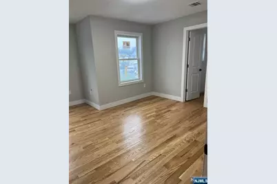 338 Lincoln Avenue B #B, Elmwood Park, NJ 07407 - Photo 6