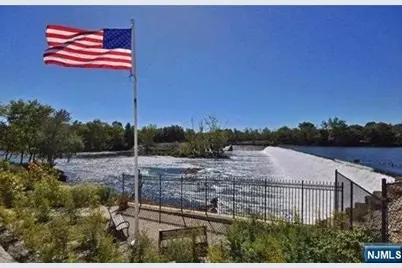 10 Iris Lane 605 #605, Garfield, NJ 07026 - Photo 36