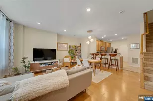 10 Iris Ln 605, Garfield, NJ 07026 - Photo 2
