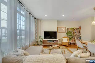 10 Iris Ln 605, Garfield, NJ 07026 - Photo 4