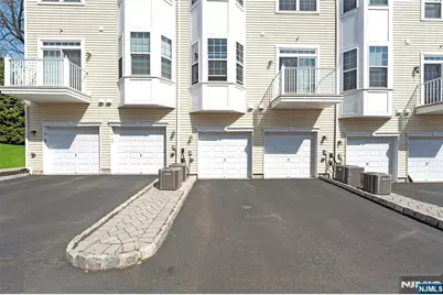 10 Iris Lane 605 #605, Garfield, NJ 07026 - Photo 26