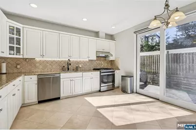 422 Hillside Avenue 5 #5, Palisades Park, NJ 07650 - Photo 12