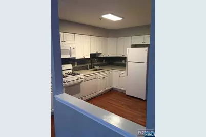 1-3-1 Orchard Park, Allendale, NJ 07401 - Photo 4