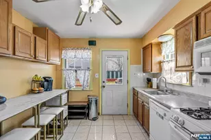 28 William St, Rochelle Park Township, NJ 07662 - Photo 10