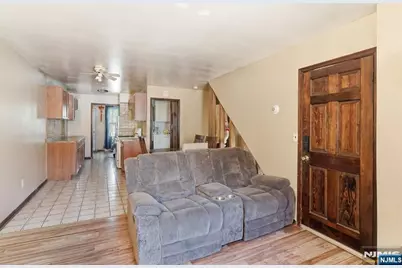 375 Westervelt Place, Lodi, NJ 07644 - Photo 4