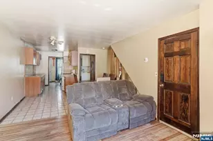 375 Westervelt Pl, Lodi, NJ 07644 - Photo 4