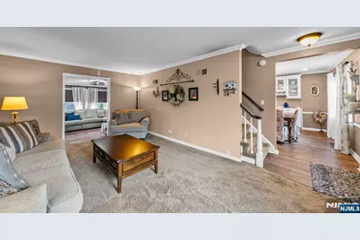 17 Burlington Road, Clifton, NJ 07012 - Photo 4