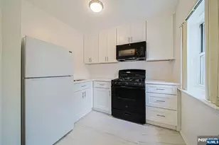 1575 Center Ave 3F, Fort Lee, NJ 07024 - Photo 10
