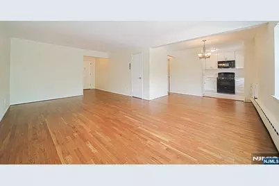 1575 Center Avenue 3F #3F, Fort Lee, NJ 07024 - Photo 6
