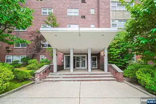 1575 Center Ave 3F, Fort Lee, NJ 07024 - Photo 1