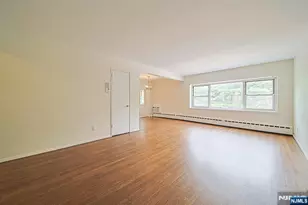 1575 Center Ave 3F, Fort Lee, NJ 07024 - Photo 4