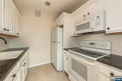 280 Main Street 305 #305, Little Falls Township, NJ 07424 - Photo 10