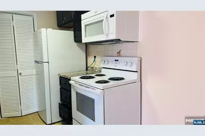 2427C Washington Avenue C #C, Fort Lee, NJ 07024 - Photo 6