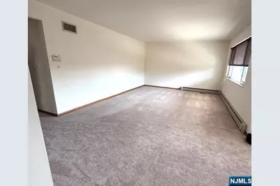 123 E Harwood Terrace 1st Fl #1st FL, Palisades Park, NJ 07650 - Photo 2