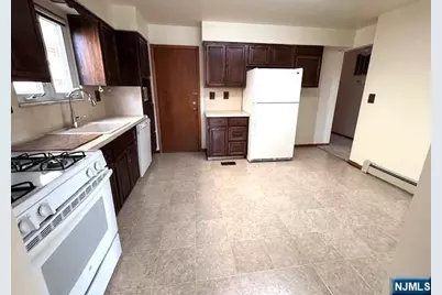 123 E Harwood Terrace 1st Fl #1st FL, Palisades Park, NJ 07650 - Photo 4