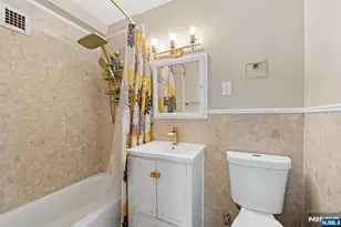 285 Aycrigg 11G, Passaic, NJ 07055 - Photo 12