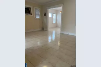 524 Kearney Avenue 1 #1, Cliffside Park, NJ 07010 - Photo 6