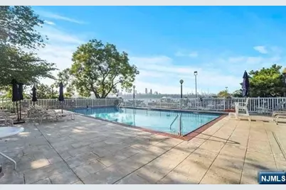 1055 River Road 803 #803, Edgewater, NJ 07020 - Photo 20