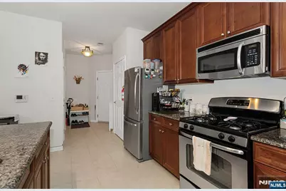 4137 Cory Lane, Elmwood Park, NJ 07407 - Photo 8