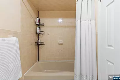 33 Ingraffia Drive, Elmwood Park, NJ 07407 - Photo 24