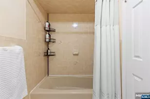 33 Ingraffia Dr, Elmwood Park, NJ 07407 - Photo 24