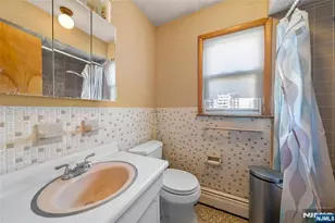 452 Commercial Ave, Cliffside Park, NJ 07010 - Photo 24
