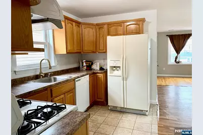 717 Jersey Street 2 #2, Harrison, NJ 07029 - Photo 4