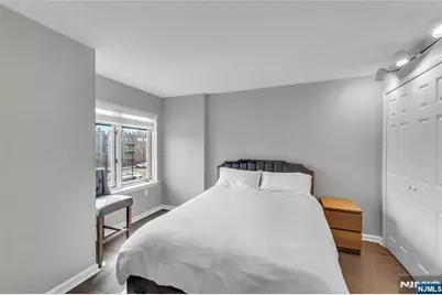 309 Hancock Court M309 #M309, Edgewater, NJ 07020 - Photo 22