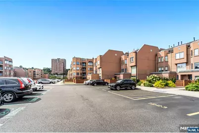 309 Hancock Court M309 #M309, Edgewater, NJ 07020 - Photo 36