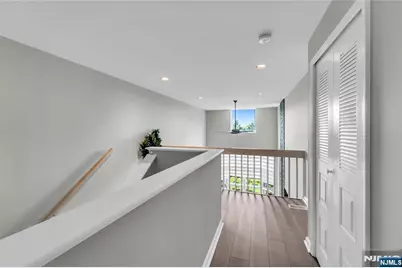 309 Hancock Court M309 #M309, Edgewater, NJ 07020 - Photo 16