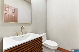 53 Jewett Ave, Jersey City, NJ 07304 - Photo 12