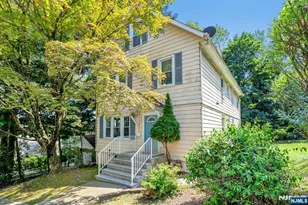 68 Macfarlan Ave First Floor, Hawthorne, NJ 07506 - Photo 2