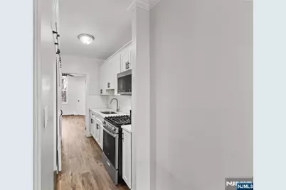 3027 John F Kennedy Boulevard 2 #2, Jersey City, NJ 07306 - Photo 4