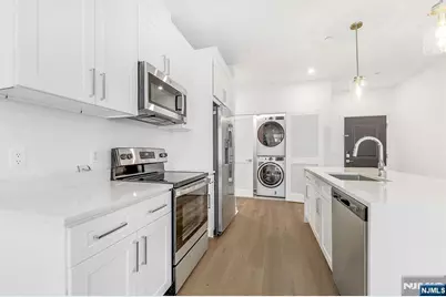 74 Clarendon Place 202 #202, Hackensack, NJ 07601 - Photo 4