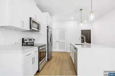 74 Clarendon Place 202 #202, Hackensack, NJ 07601 - Photo 2