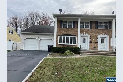32 Forsythia Lane #A, Paramus, NJ 07652 - Photo 2