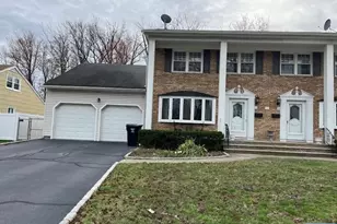 32 Forsythia Ln, Paramus, NJ 07652 - Photo 2