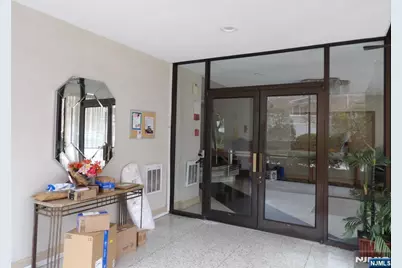 2352 Linwood Avenue 5H #5H, Fort Lee, NJ 07024 - Photo 12