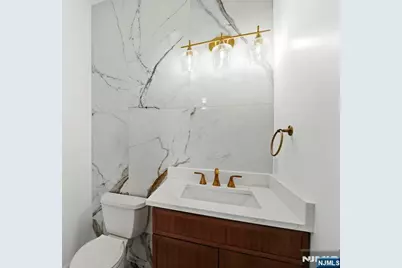 704 Green Lane 2 #2, Union Township, NJ 07083 - Photo 4