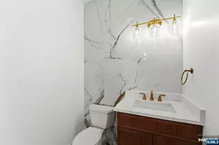 704 Green Ln 2, Union Township, NJ 07083 - Photo 4