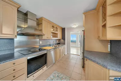 300 Winston 2110 #2110, Cliffside Park, NJ 07010 - Photo 8