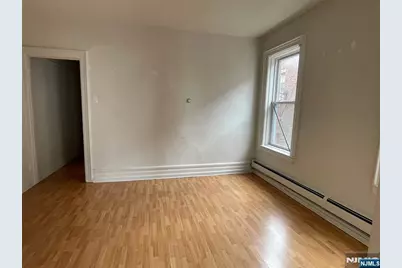 10 Hilliard Avenue 5 #5, Edgewater, NJ 07020 - Photo 6