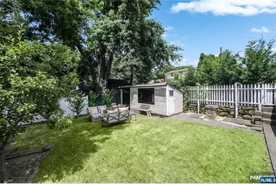 22 Center Street, Midland Park, NJ 07432 - Photo 24