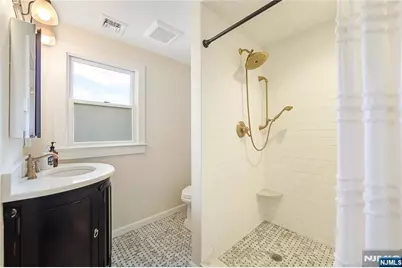 22 Center Street, Midland Park, NJ 07432 - Photo 18