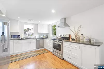 22 Center Street, Midland Park, NJ 07432 - Photo 8