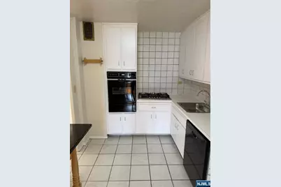 39 39th Street 2L #2L, Paterson, NJ 07514 - Photo 8